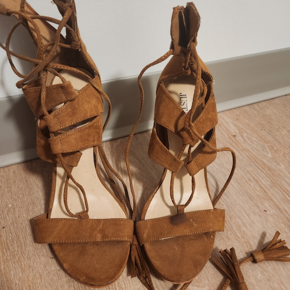 Tie up Shoes Size 9